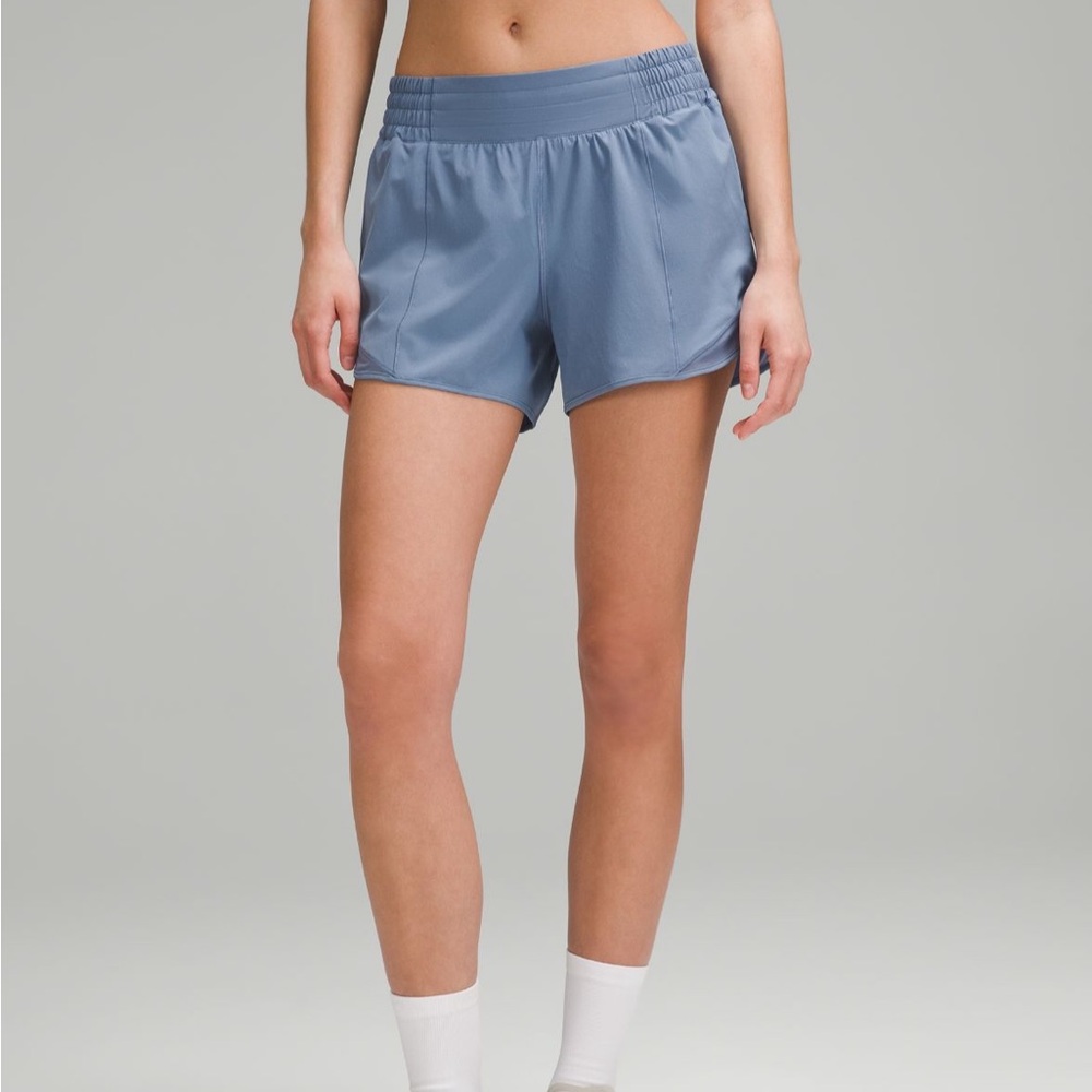 Lululemon Hotty Hot Short II Women’s Size 2 NWT (4” Long) Oasis Blue